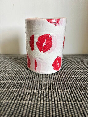 Funny Red Lips Lipstick Mark Novelty Toilet Paper Roll • Romantic Joke Gift